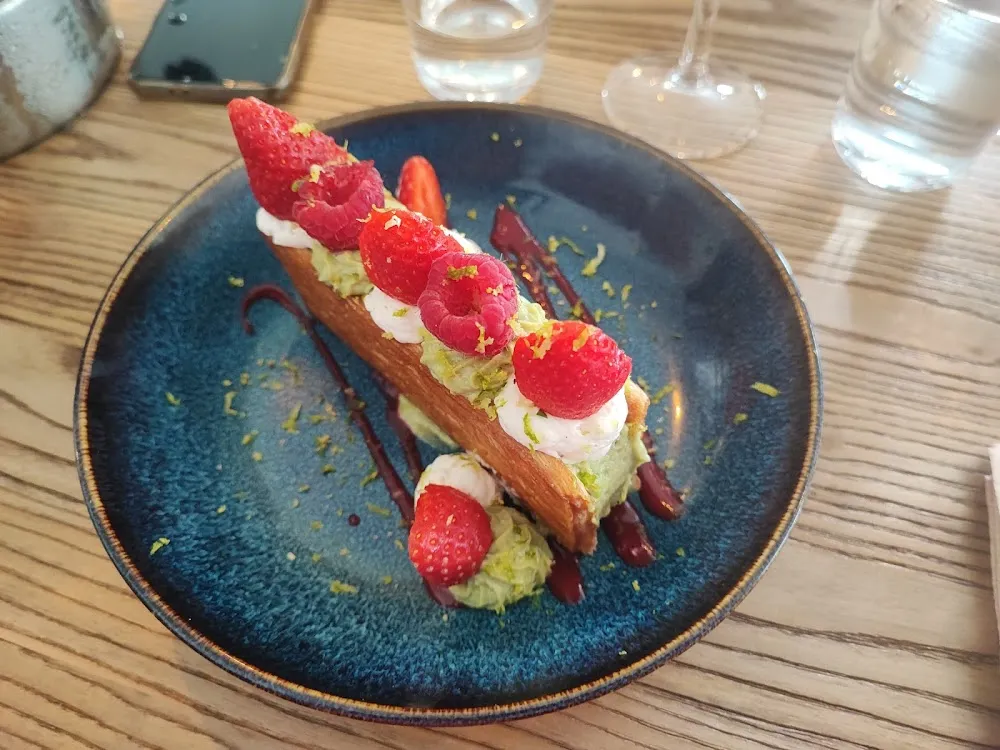 Mille Feuille Pistache Framboise